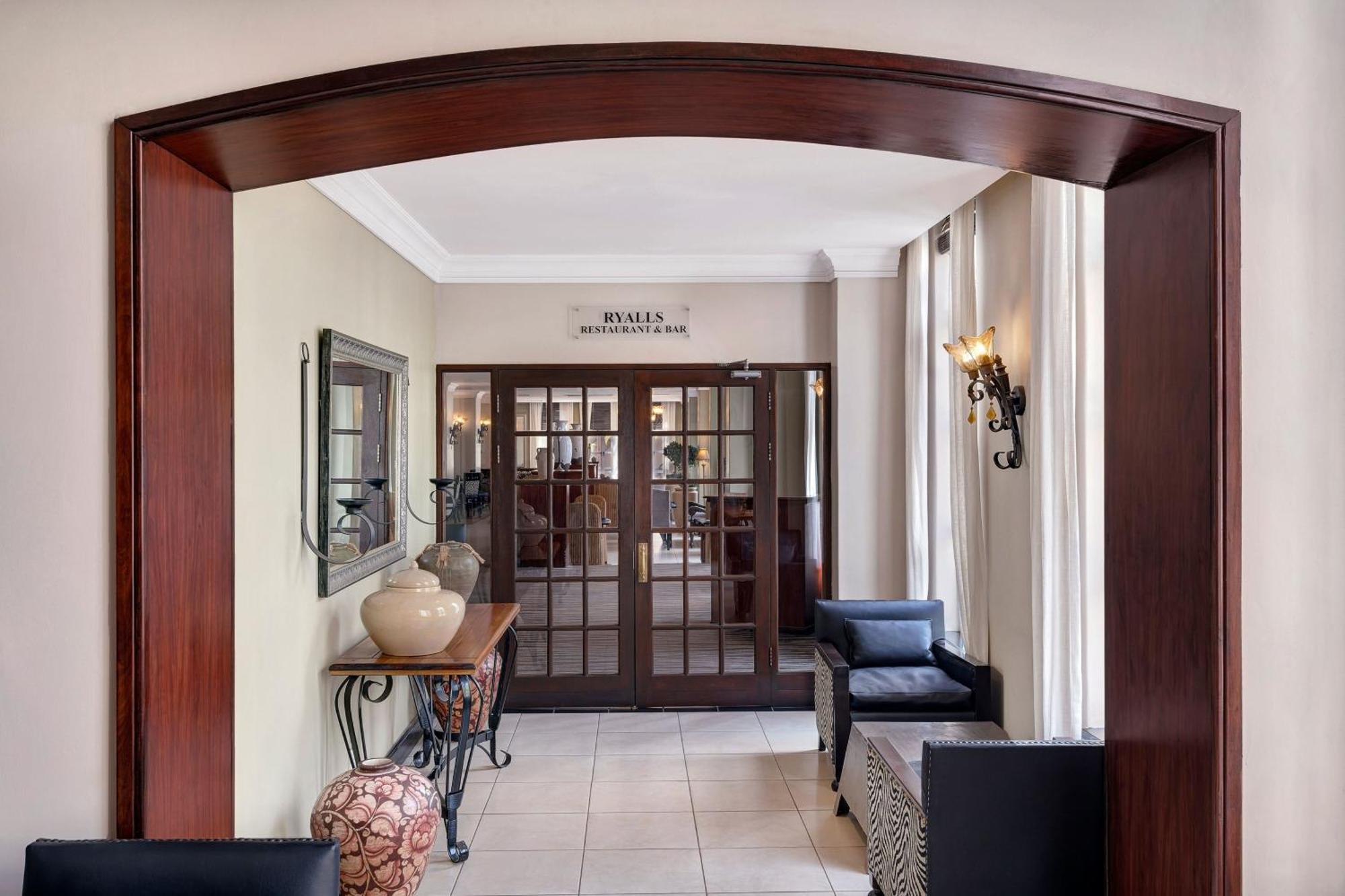 Protea Hotel By Marriott Blantyre Ryalls Dış mekan fotoğraf